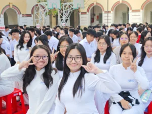 Ngân sách bổ sung 8.200 tỷ đồng cho chính sách miễn học phí toàn quốc